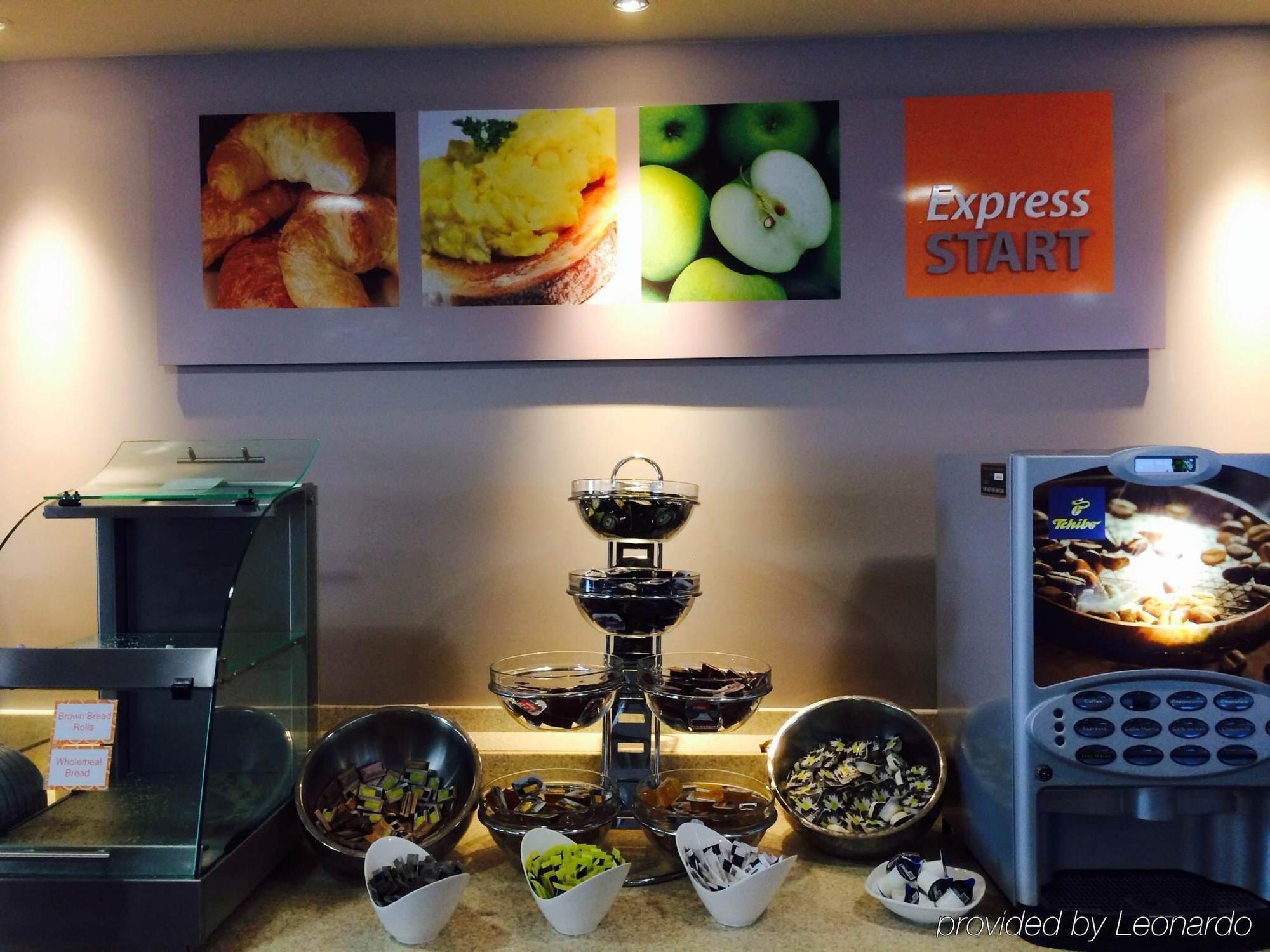快捷假日切尔滕纳姆镇中心酒店 外观 照片